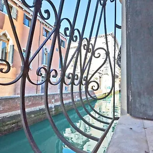 Appartamento San Barnaba On The Canal, Venezia